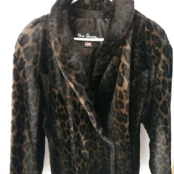 Jackets & Blazers - Faux Leopard print fur coat size L